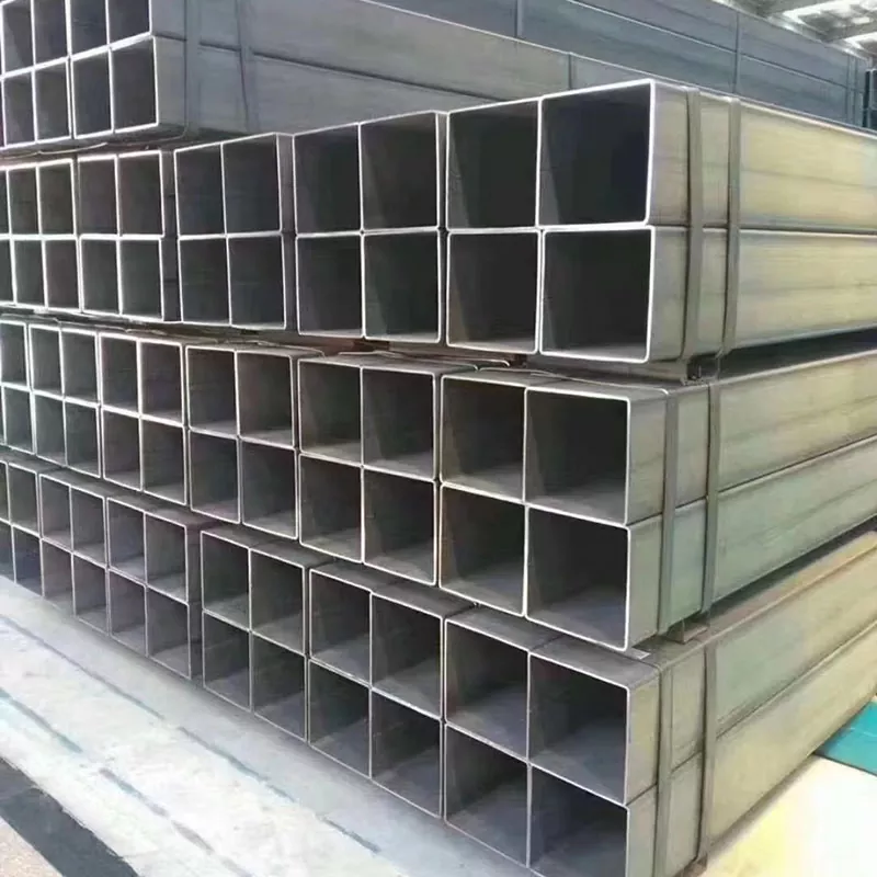 Czarna prostokątna tuba z prostym rozcięciem